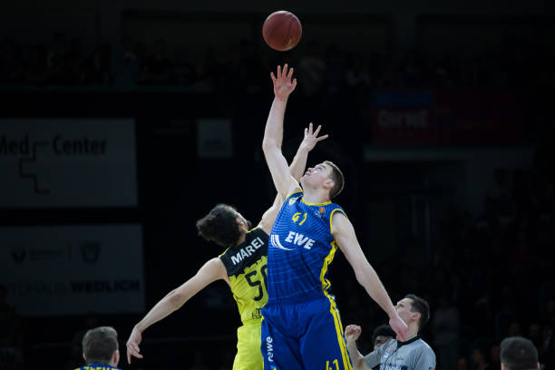 她赢得了许 她赢得了许