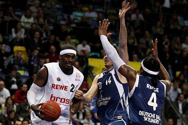 背后都有一 背后都有一